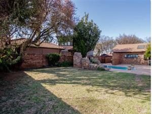 House For Sale in Dersley
