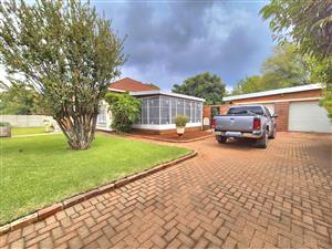 Gorgeously Maintained House For Sale!