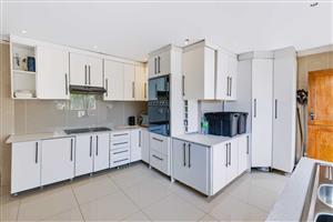 House For Sale in Amanzimtoti