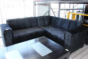 BLACK 2PC L-SHAPE COUCH(S067368E)