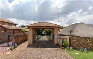 Townhouse Rental Monthly in Eldoraigne