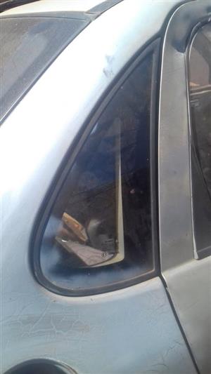 OPEL CORSA B R/R QUARTER GLASS