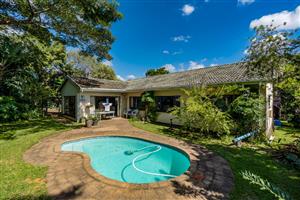 House For Sale in Athlone Park
