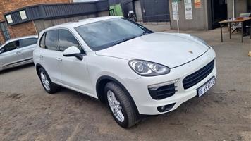 2015 Porsche Cayenne - 3Liter turbo diesel 