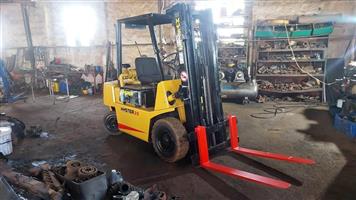 HYSTER 2.5 TON Forklift