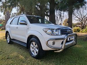 FOR SALE | 2011 Toyota Fortuner 3.0 D-4D Manual 4x4