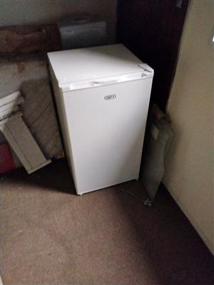 130l Defy Mini Fridge for Sale 