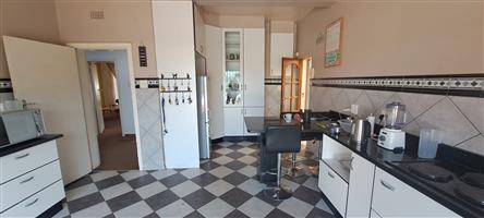 PROPERTY WITH BUSINESS RIGHTS IN THREE RIVERS