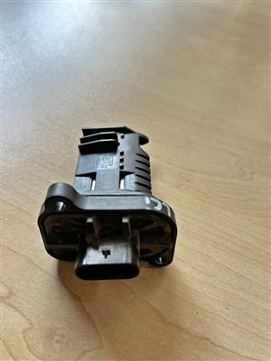 BMW F30 318i B38 MASS AIRFLOW SENSOR AVAILABLE.