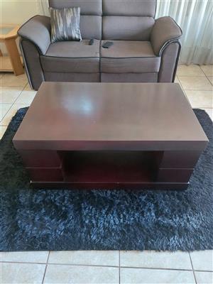 I am selling middle table very nice