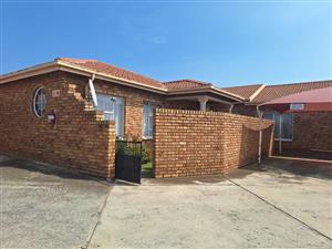 Townhouse For Sale in Van Dyk Park