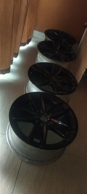 AUDI A3 CABRIO Meg Size 225/45/17