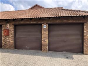 2 bedroom, 1 bathroom, double grage, Nice garden and very quiet 