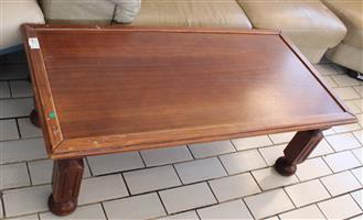 DARK BROWN WOODEN COFFEE TABLE S065308D