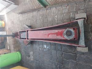 Heavy duty hydraulic jack 