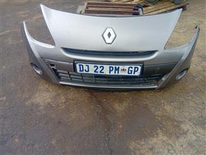 2007  Renault Clio front bumper 