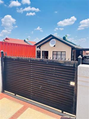 House for sale in soshanguve vv