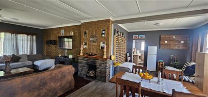 Corner Stand Home for Sale – Prime Location!