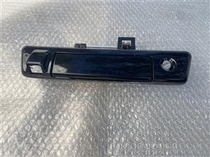 2024 ISUZU D-MAX DOUBLE CAB TAILGATE HANDLE FOR SALE. IN PRISTINE CONDITION