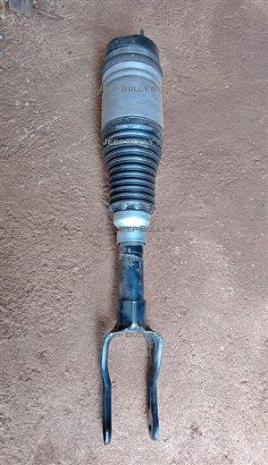 Second Hand Jeep Grand Cherokee Wk2 Front Air Shock 