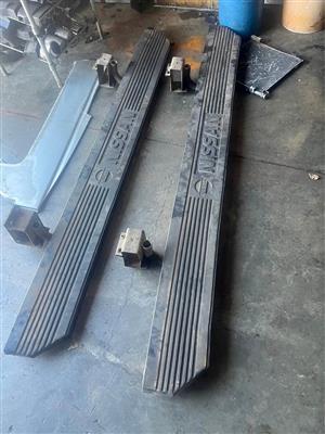 Nissan Sani side steps