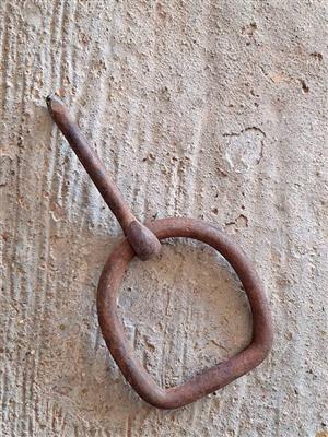 8 × horse tie / tether rings