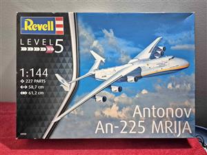 Revell Antonov An-225 Mrija plastic model kit