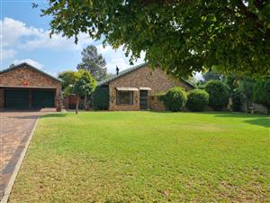 Beautiful & stylish family home at an unbelievable deal, including most of the furniture!