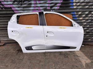 Renault Kwid Right Front door & Right back doors
