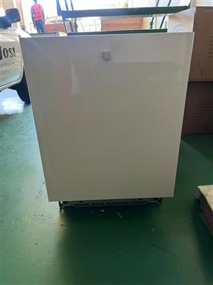 Smeg Dish Washer, used good not working. need Service