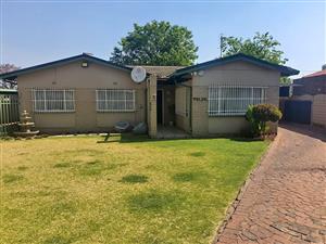 4 Beds 2.5 Baths House