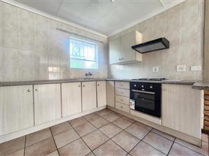 Townhouse For Sale in New Redruth