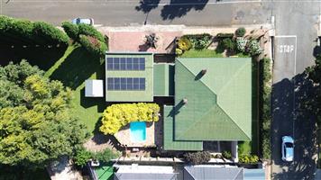 Spacious Family Home with Wooden Floors, Pool & Extensive Parking