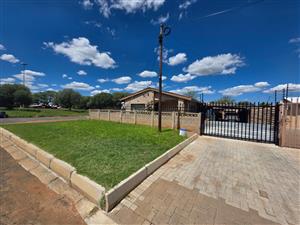 House For Sale in South Ridge