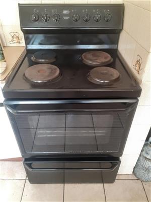 Defy 4 Plate Stove for sale in good condition 