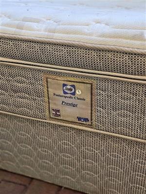 Used sealy queen bed