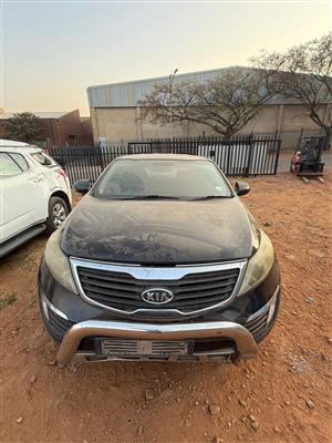 Kia sportage G4KD Manual transmission Stripping for spares 