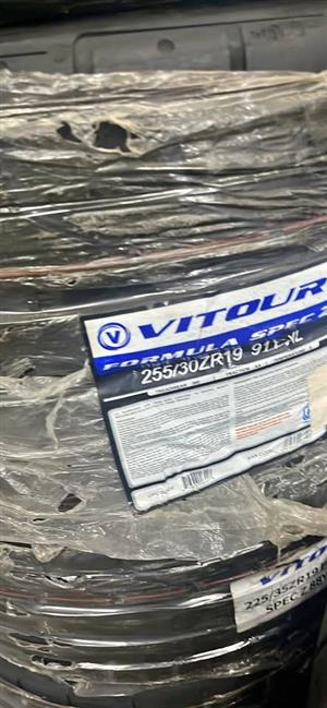 255/30/19 Tyres available @kustomkings