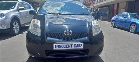 2011 TOYOTA YARIS 1.3 PETROL, MANUAL TRANSMISSION, BLACK COLOUR, MILEAGE 