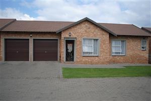 Townhouse For Sale in Riversdale