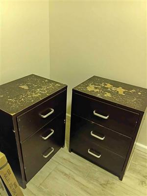 2 x 3 drawer bedside drawers. Need some tlc