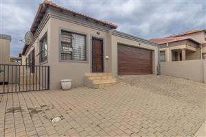 Cluster For Sale in Noordwyk