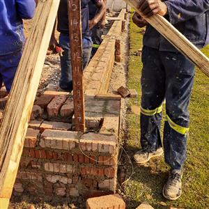 Bricklayer services for bricks in commercial and residential projects