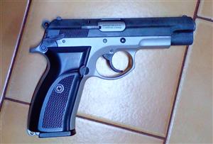 For sale Crossbow with scope, arrows and carry bag, ultratec air rifle,cz black 