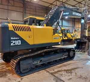 2022 Hyundai Robex 210 LC -3 Excavator