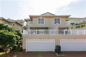 Modern triplex unit for sale in Kindlewood Estate