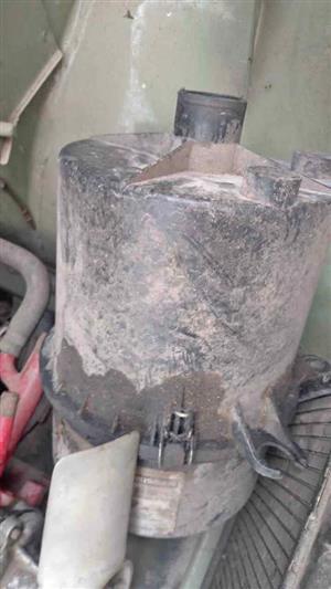 Nissan 1400 airfilter housing