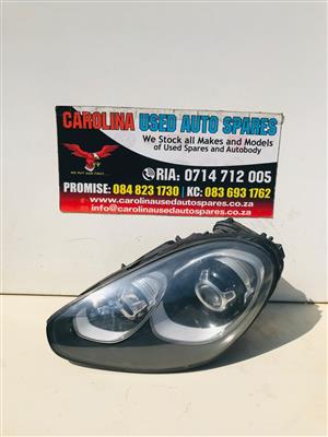 Porsche Cayenne left side xenon headlight (2011-2014)