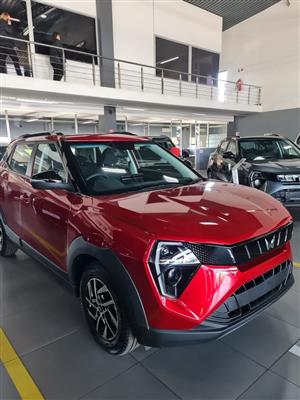 2025 Mahindra 3x0 ax5 auto