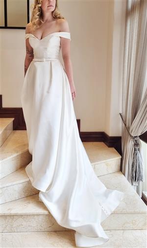 Couture Wedding dress: elegant, timeless and comfortable - Oleg Cassini